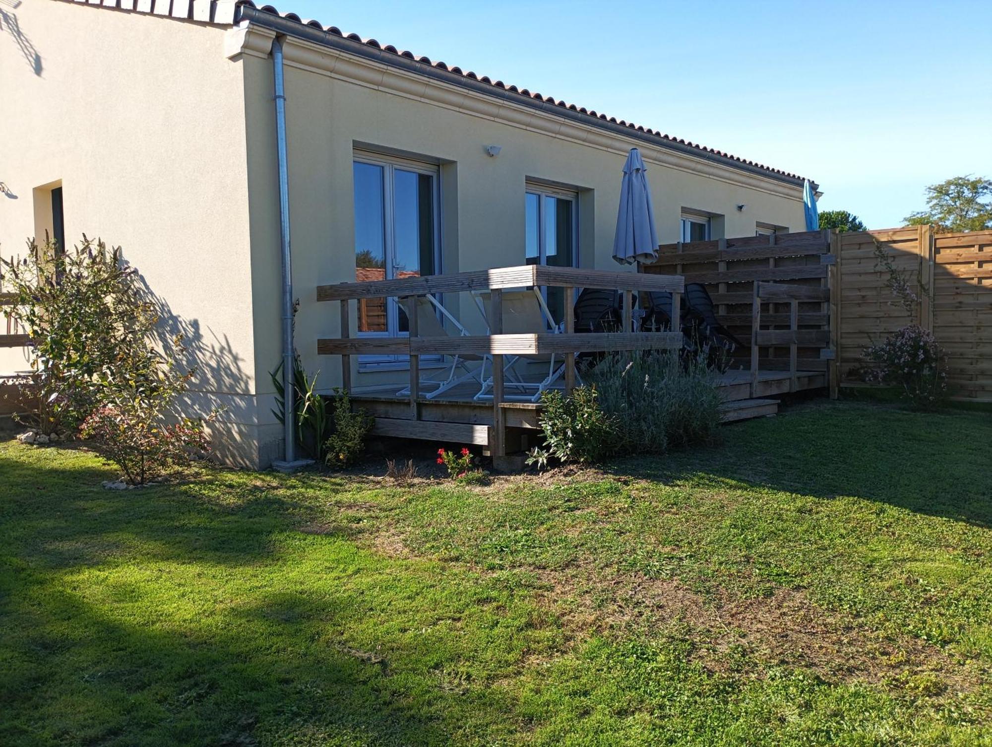 Meuble De Tourisme Classe 3 Etoiles Le Ptit Coin De Soleil - Saint Ciers D'Abzac 외부 사진